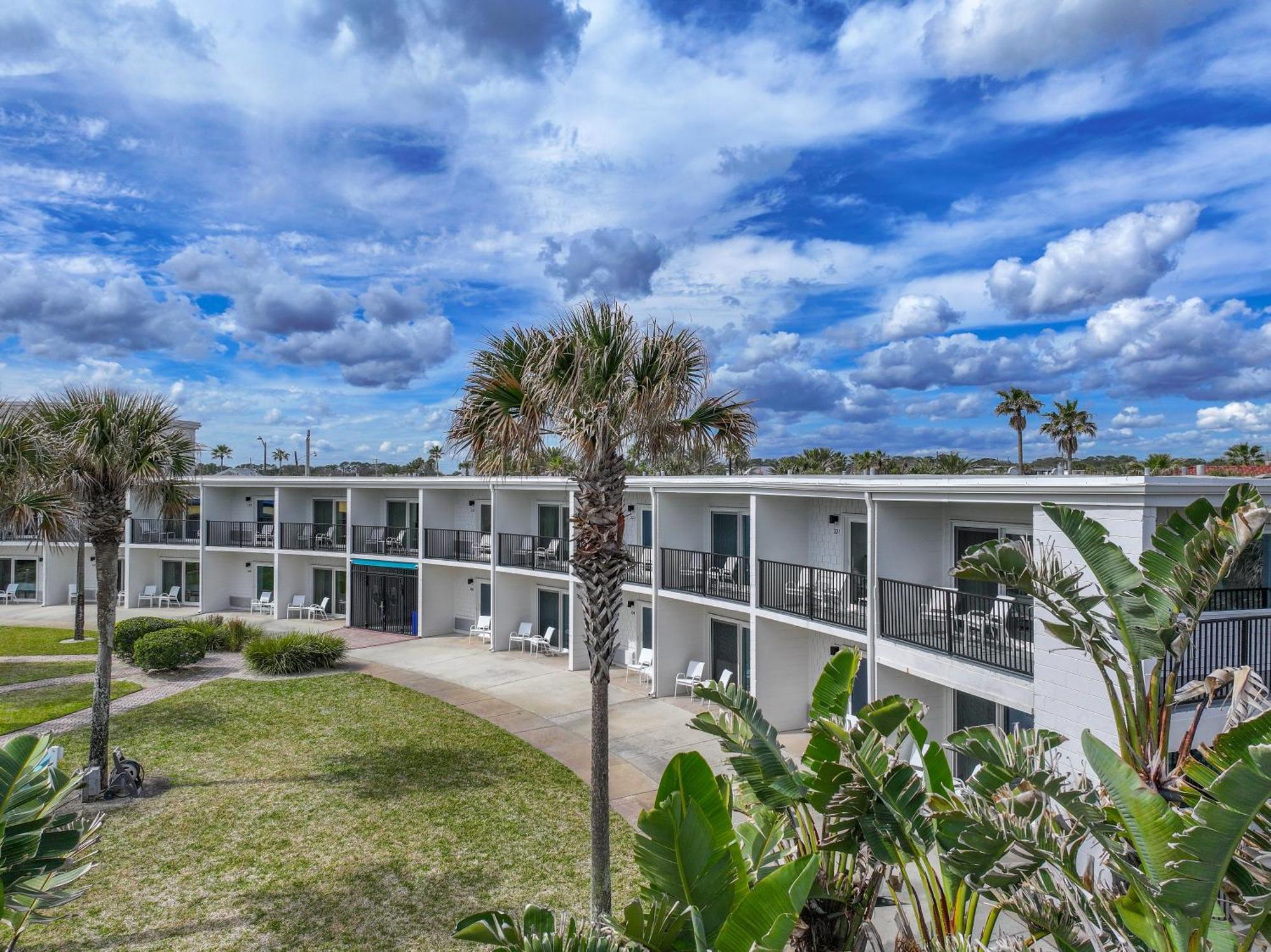 Seahorse Oceanfront Inn Neptune Beach Exterior foto