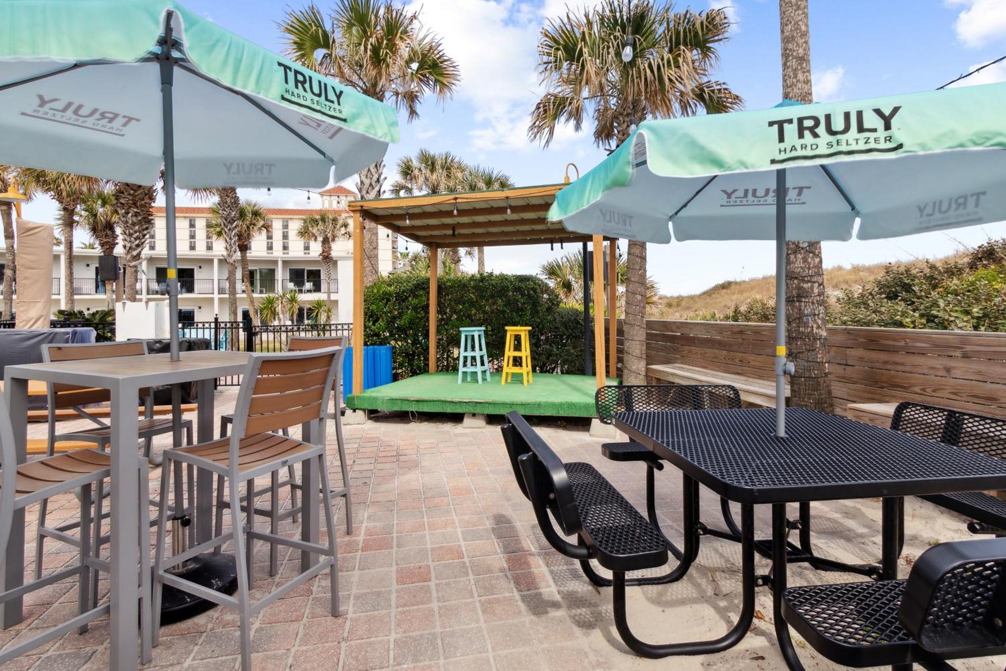 Seahorse Oceanfront Inn Neptune Beach Exterior foto
