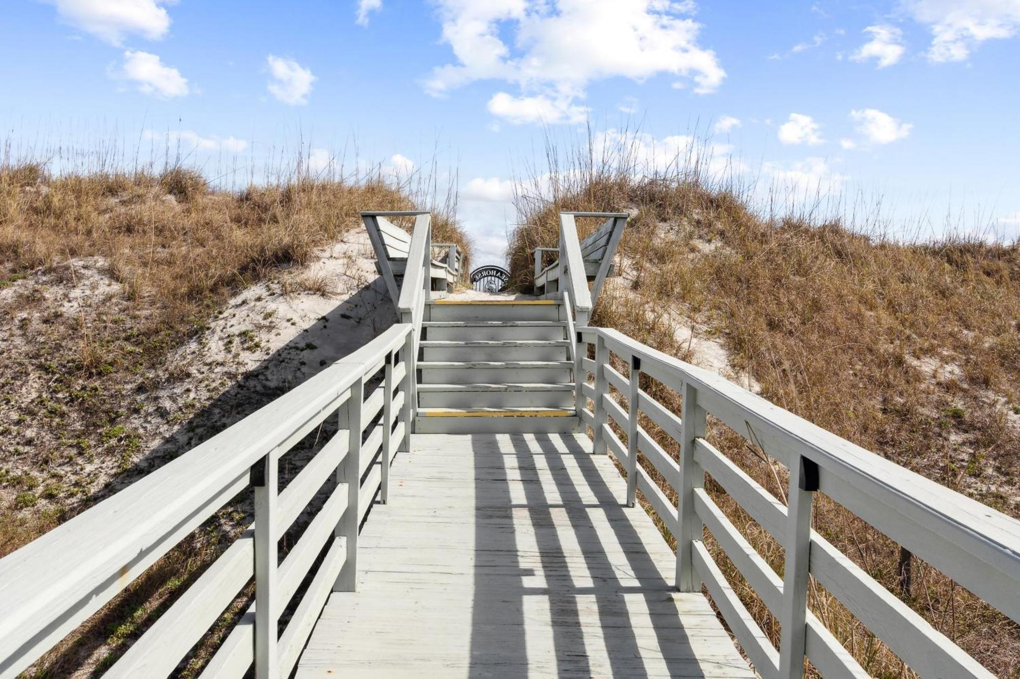 Seahorse Oceanfront Inn Neptune Beach Exterior foto